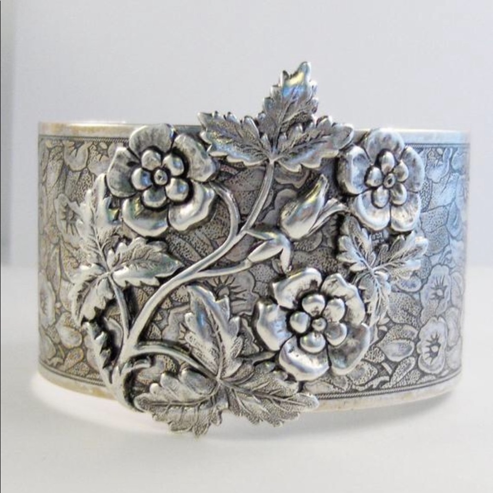 Cuff Bracelet. Floral cuff bracelet